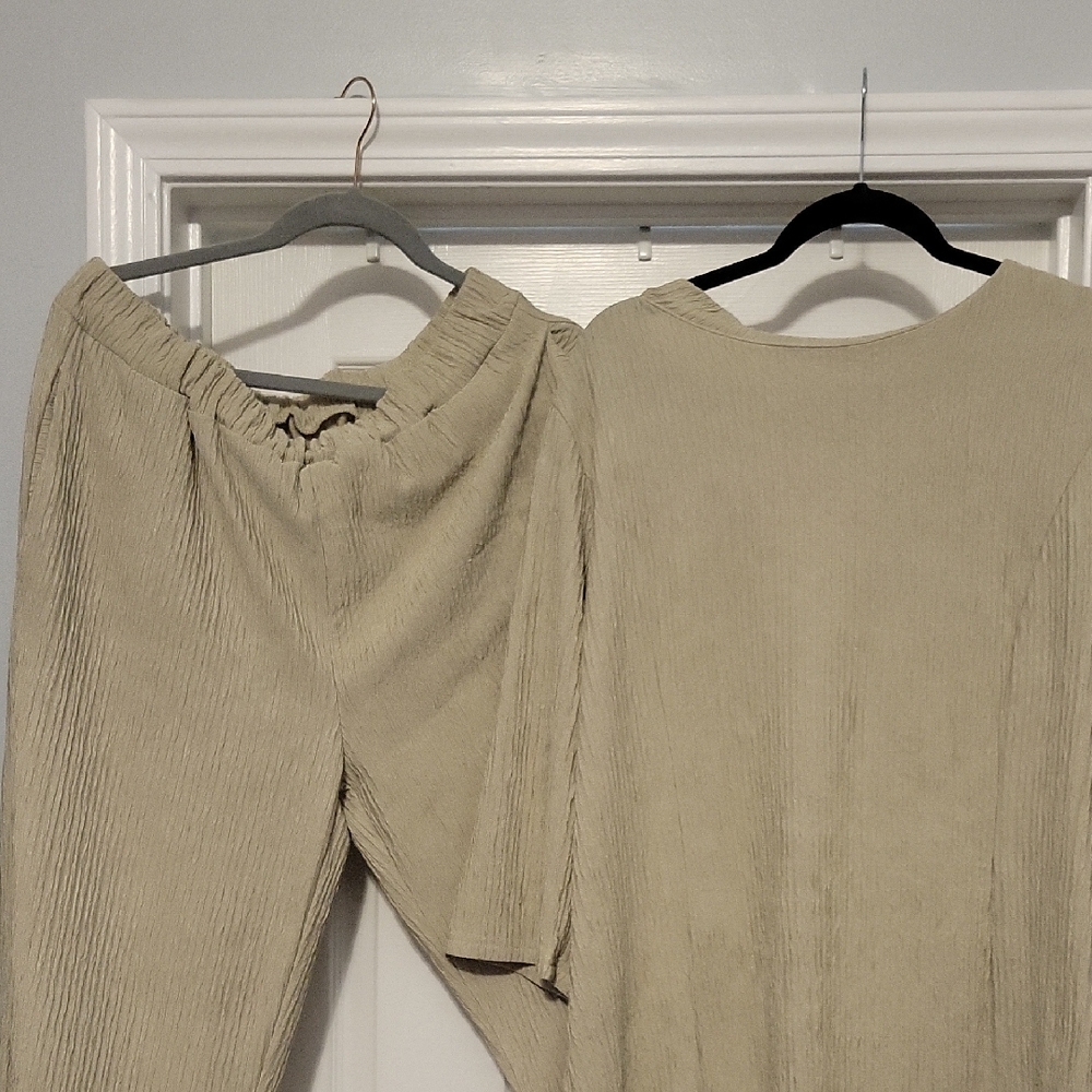 Elegant Beige Women's Pantsuit